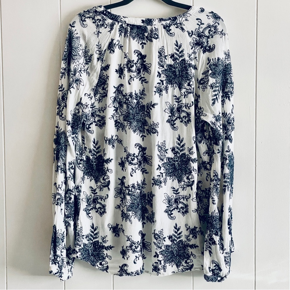 Nanette Lepore Embroidered Blue White Peasant Top L Boho - Picture 2 of 6